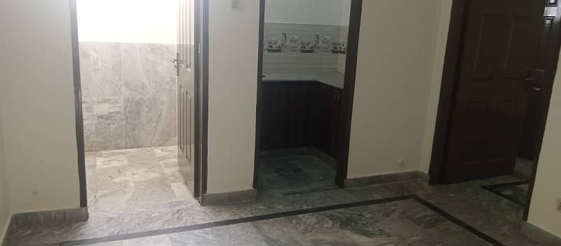 500 Sq ft 2nd floor flat for rent in johar town phase 2 5