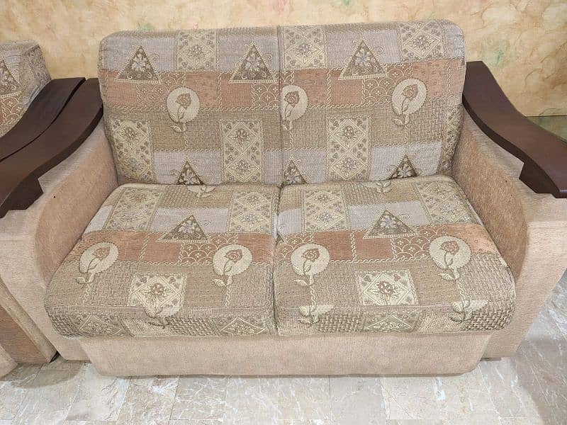 used sofa set in good condition only serious buyer contact 1