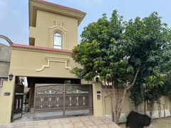 18 Marla Double Story House 7-Bed Rooms Near To Mosque Near To Market Near To College Road 0