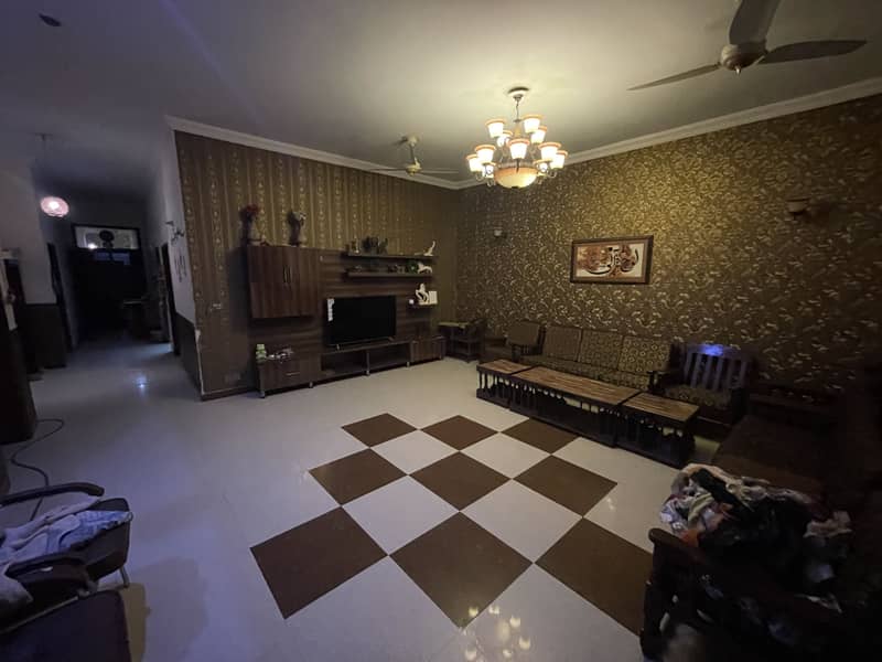 18 Marla Double Story House 7-Bed Rooms Near To Mosque Near To Market Near To College Road 4