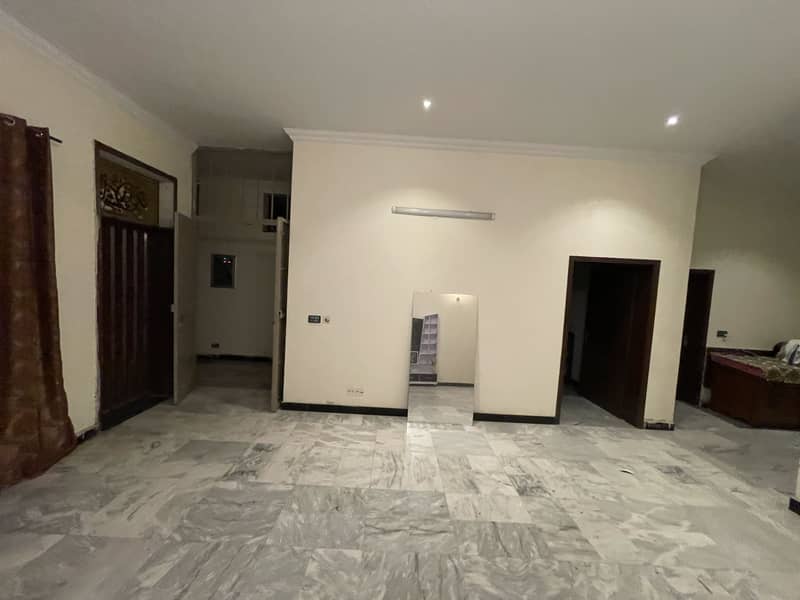 18 Marla Double Story House 7-Bed Rooms Near To Mosque Near To Market Near To College Road 5