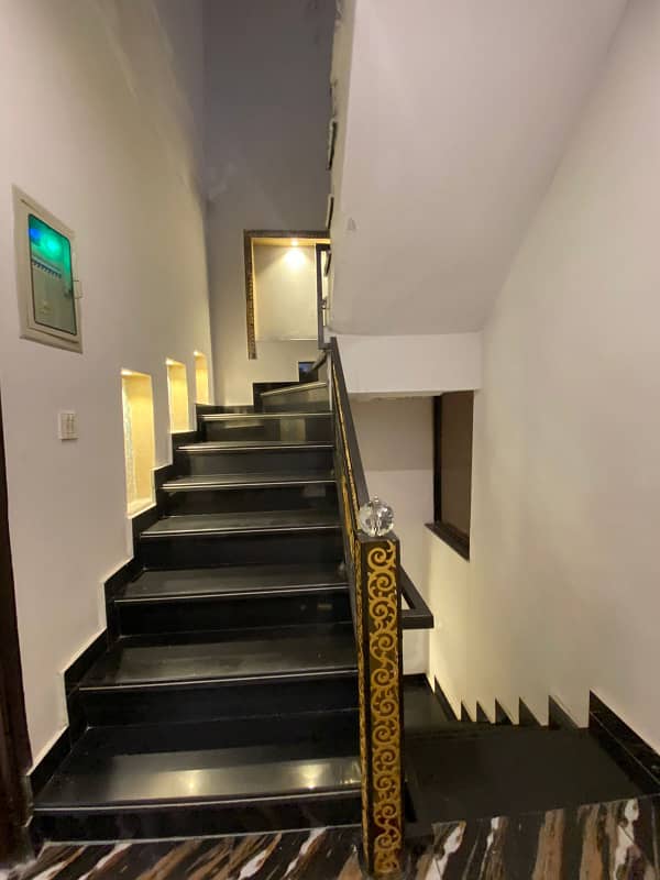 7 MARLA HOUSE FOR SALE IN EXECUTIVE BLOCK PARK VIWE CITY LAHORE 16