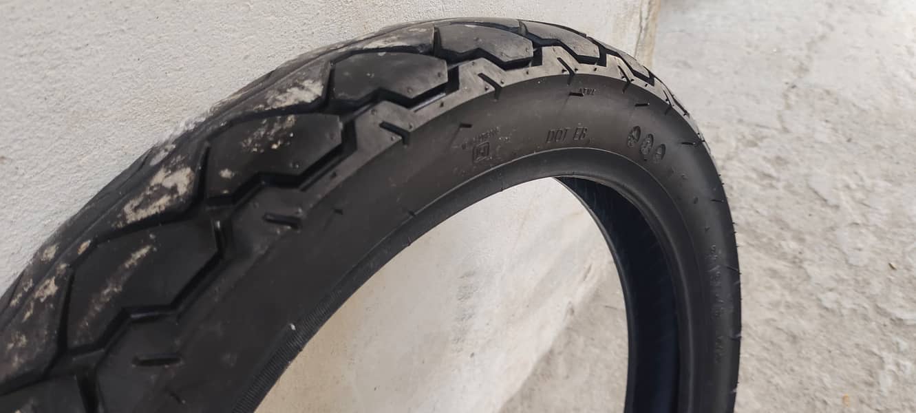 Suzuki/Honda/ Yamaha Service Tyre 90/90/18 1