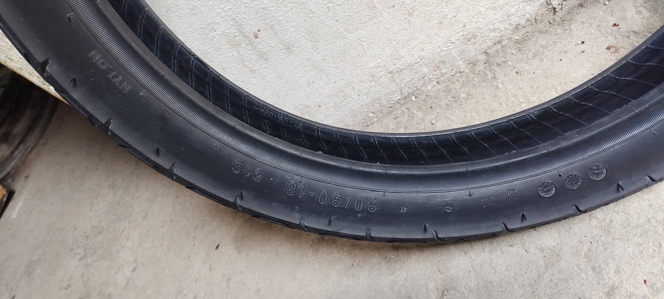 Suzuki/Honda/ Yamaha Service Tyre 90/90/18 4