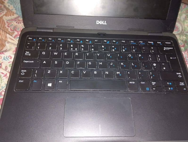 Dell laptop latitude 3190 2