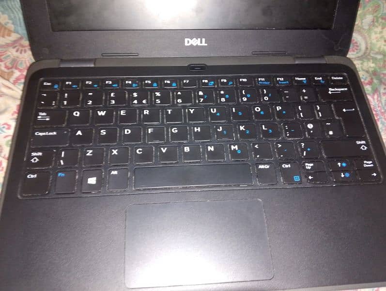 Dell laptop latitude 3190 3