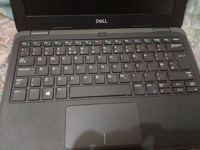 Dell laptop latitude 3190 4