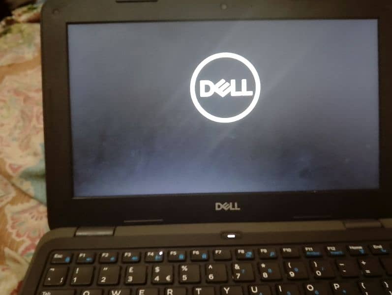 Dell laptop latitude 3190 6