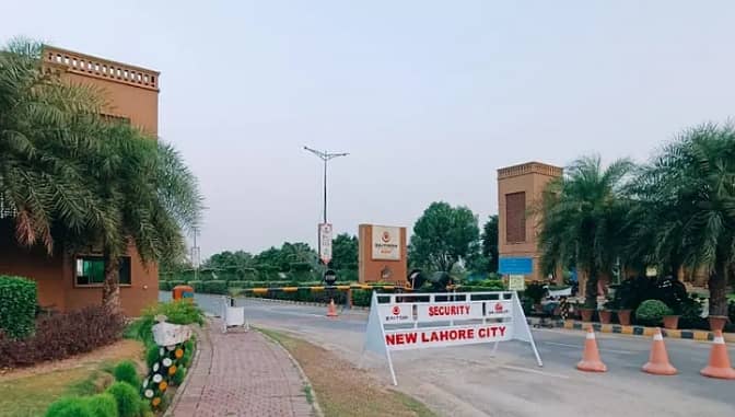 Ideal Location 7 Marla Residential Plot Available Far Sale In New Lahore City Near to 1 Km Ring Road SL3 0