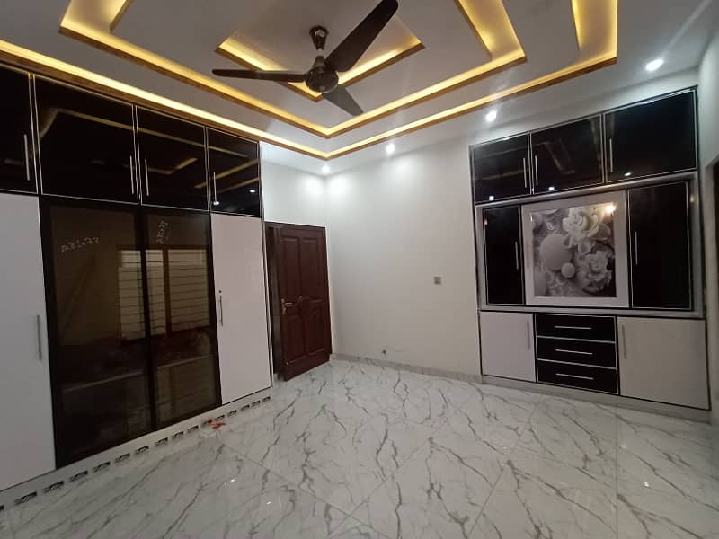 5 Marla Upper Portion In Park View City Is Available 1