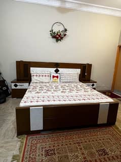 King sized wooden bedset modern design