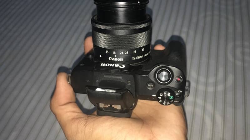 video Canon camera m50 1