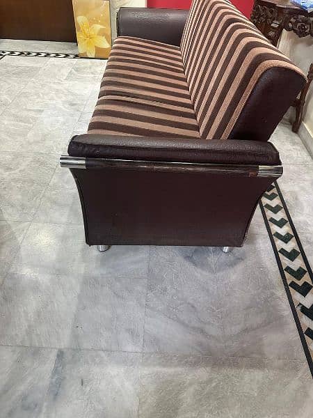 sofa bed in good condition call 03237406672 3