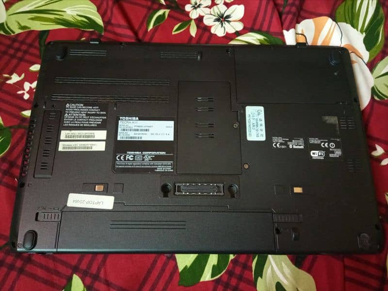 Toshiba laptop tecra A11 use condition original charger  battery issue 3