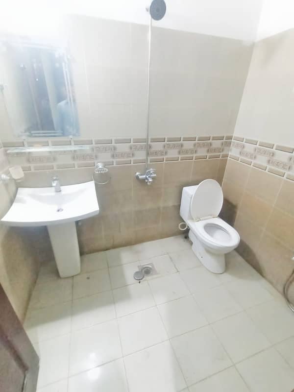 Ghouri town pH 4c2 First floor water electrity Available 5