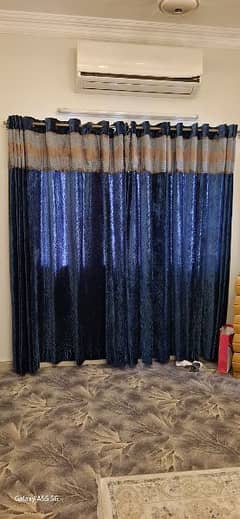 Blue valvet room curtains