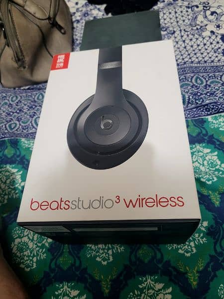 Beats studio 3 ( canadian model) 5