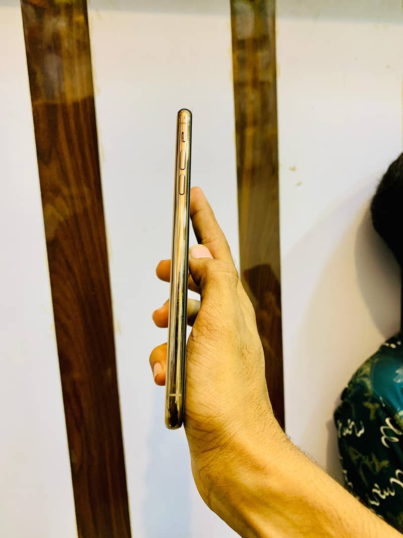 iphone xs max 2