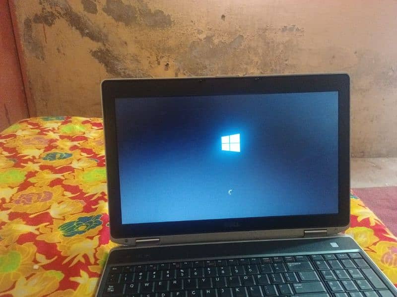 selling my laptop urgent 6