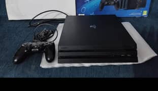 urgent Sale **Mega Sale: PS4 Pro Jailbreak 1TB + 2 Controllerse