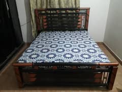 Double bed queen size 5*6.5 with Mattress