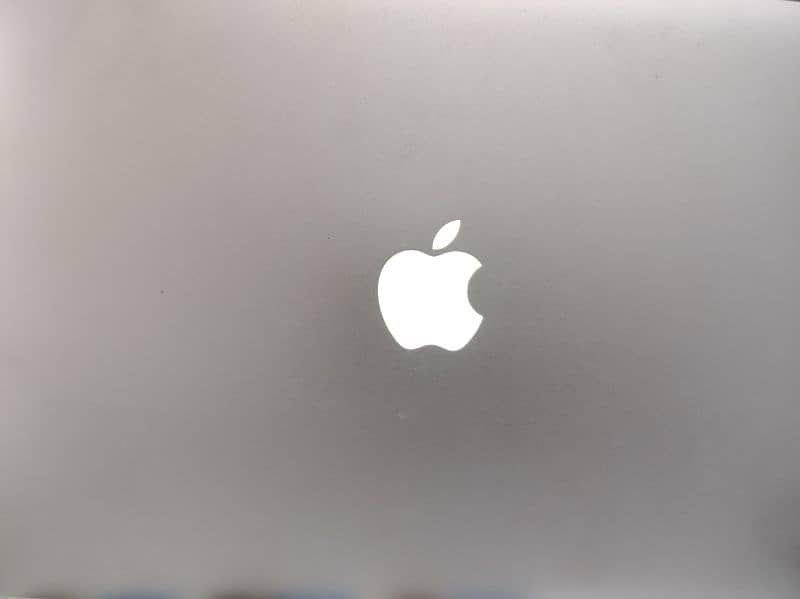 MacBook Air (13 inch, 2015) 2