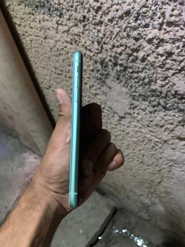 iphone 11 pta 128 gb sage colour batary healt 70 panal change ha 1