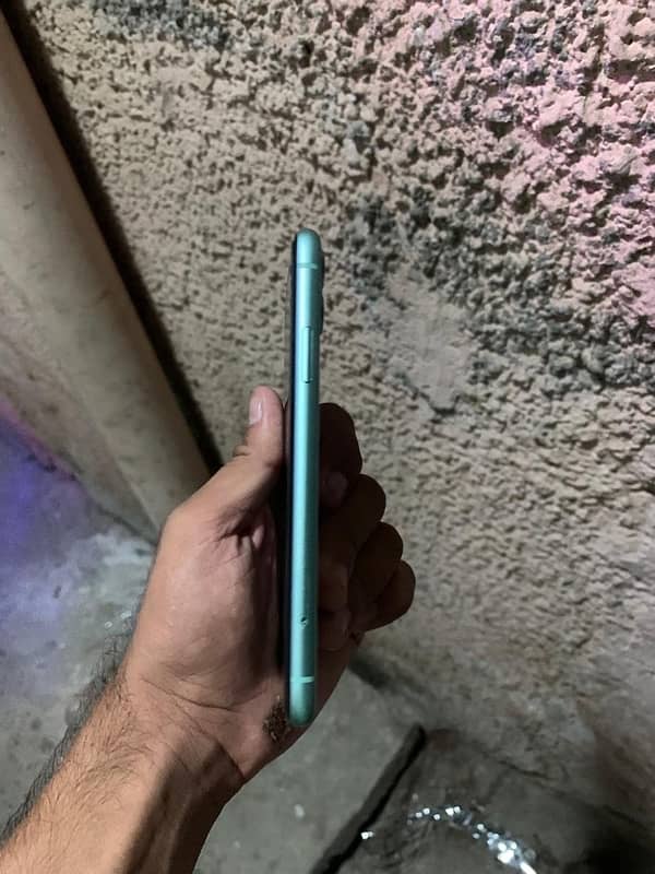 iphone 11 pta 128 gb sage colour batary healt 70 panal change ha 2