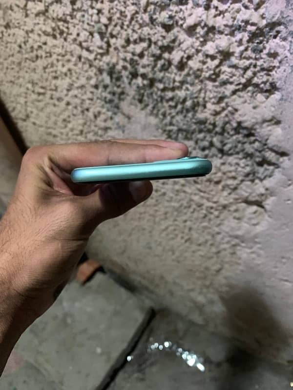 iphone 11 pta 128 gb sage colour batary healt 70 panal change ha 3