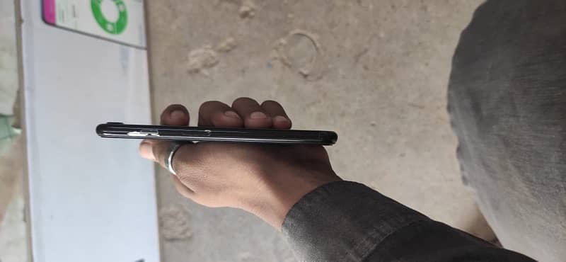 iPhone 7  128 GB   (PTA Approved ) 2