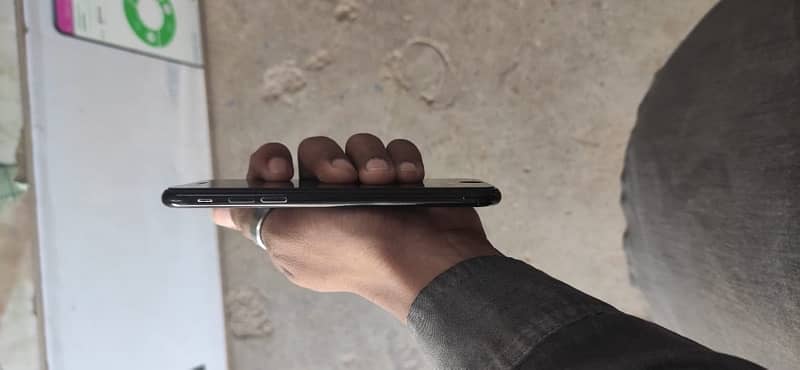 iPhone 7  128 GB   (PTA Approved ) 4