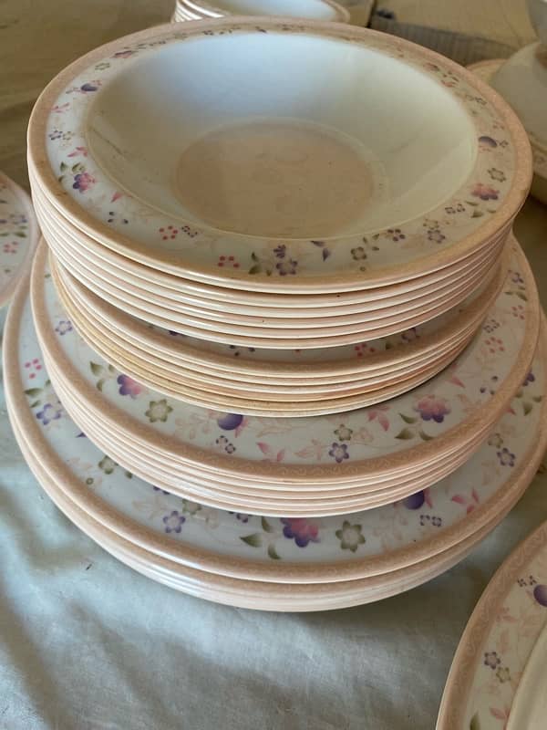 Brand new Dinner set for sale 1