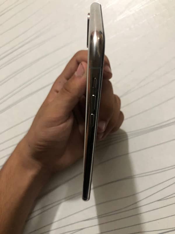 iphone xsmax 64gb PTA PAROVED 3