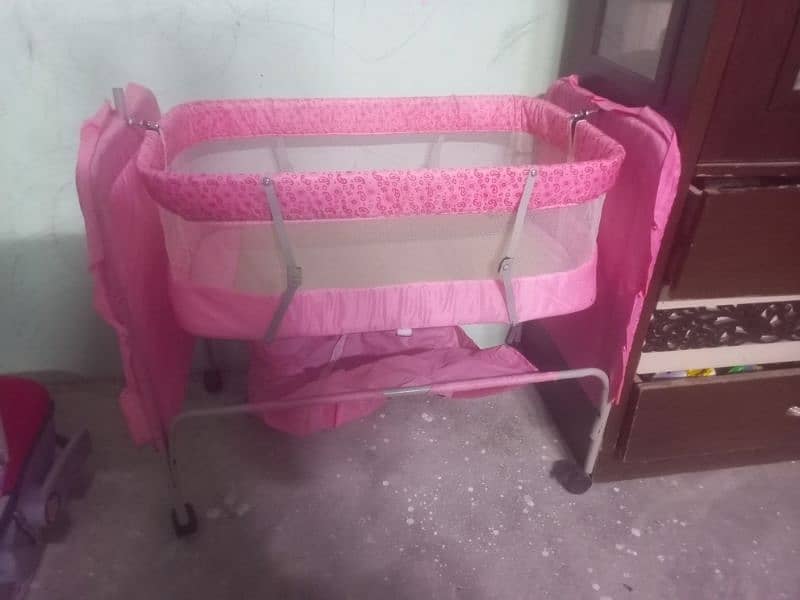 Baby cradle swing with mosquito net. 3