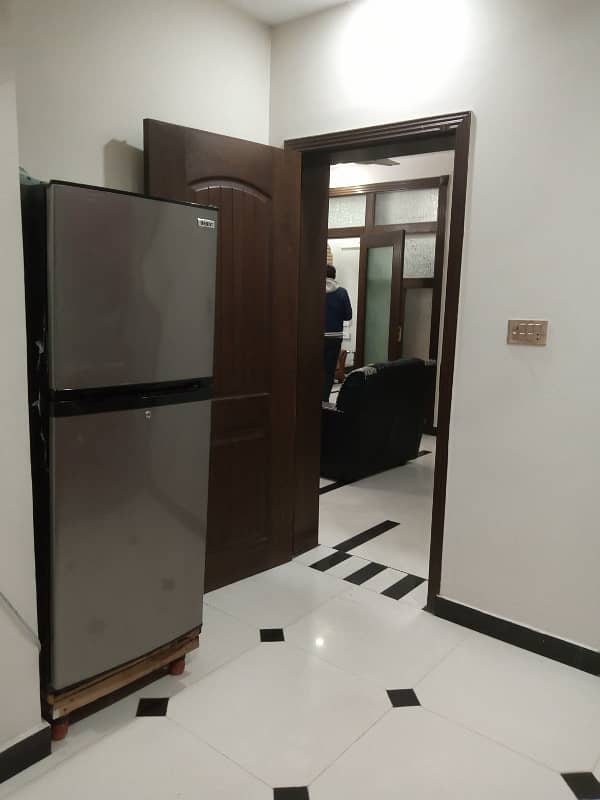 Luxury Fully Furnished 5 Marla Lower Portion For Rent In AA Block Bahria Town Lahore 6