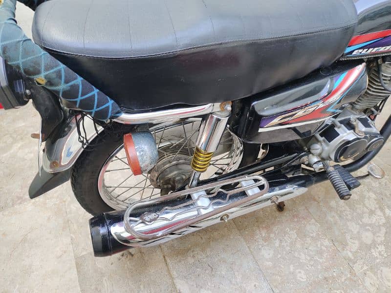 Honda 125Cg Good condition 4