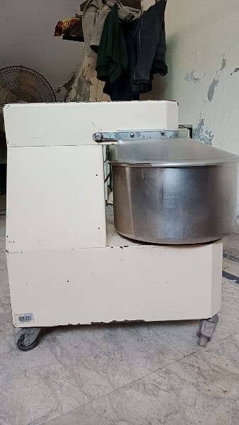 flour mixer / atta mixer / dough mixture machine 3