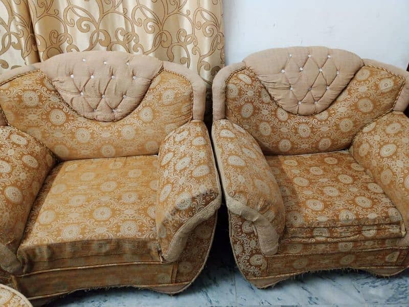 7 seater sofa set neet and clean 3