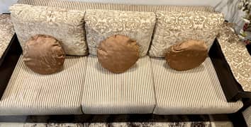 5 Seater Sofa Set ( Condition 9.5/10 )