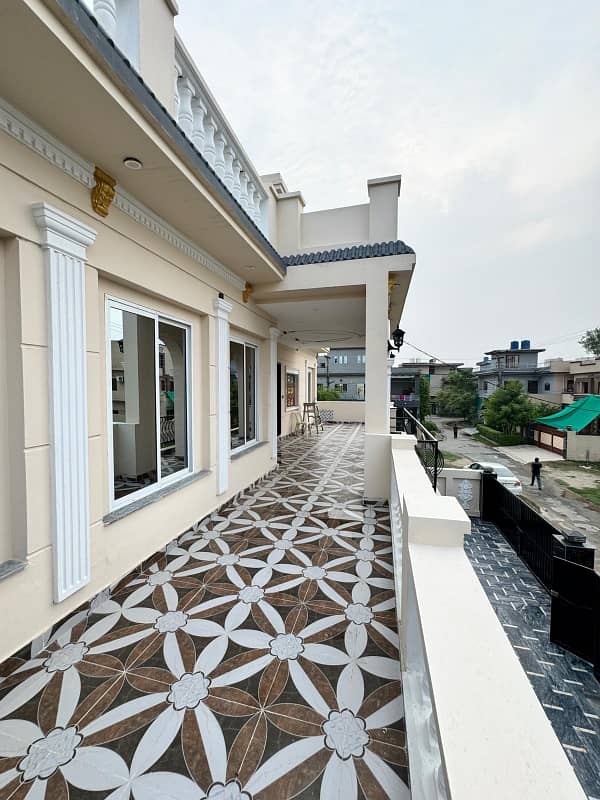 Kanal Brand New Banglow Available For Sale Near By Johar Town. 9