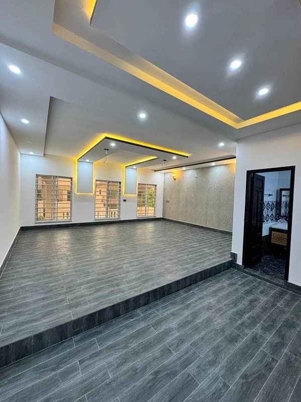 Kanal Brand New Banglow Available For Sale Near By Johar Town. 13