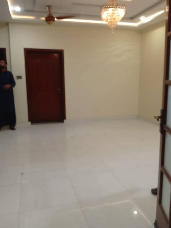 Shalimar Near Metro Station 7 Marla Upper Portion Lewis 7