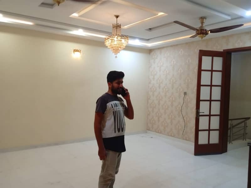 Shalimar Near Metro Station 7 Marla Upper Portion Lewis 10