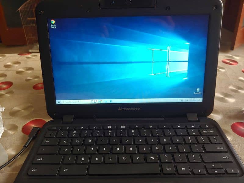 Lenovo chromebook N21 windows 10 edition 0