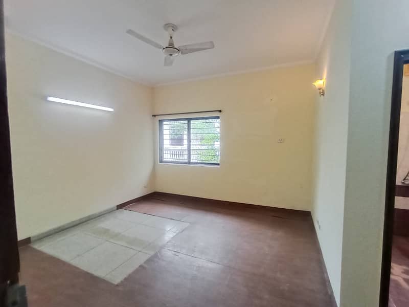 Real Pictures Kanal Upper Portion For Rent In Dha Block S, DHA Phase 2, 14