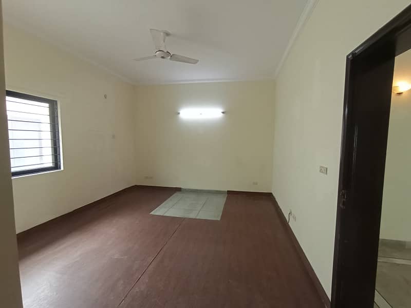 Real Pictures Kanal Upper Portion For Rent In Dha Block S, DHA Phase 2, 15