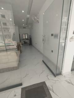 GROUND FLOOR SHOP AVAILABLE FOR RENT IN BUSSINES DISTRICT COMERCIAL