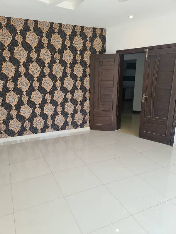 UPPER PORTION FOR RENT IN OVERSEAS 6 8