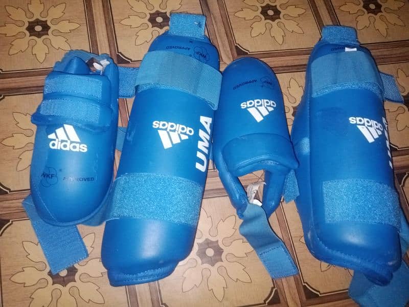 boxing gloves & legs pad 6