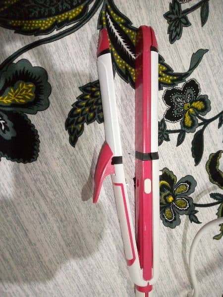 hair straighteners 1